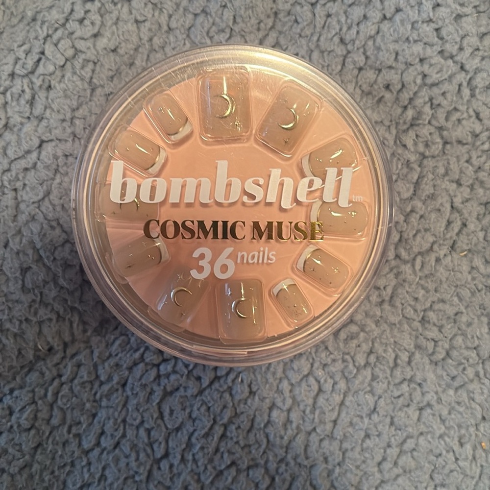 NWT Bombshell Cosmic Muse Press-On Nails Kit